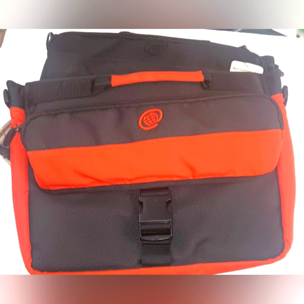5 BUXTON 10 X 14" MESSENGER BAG, MSRP $180, ASSORTED COLORS